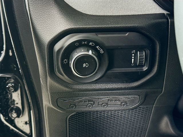 Used 2024 Jeep Wrangler Willys image 10