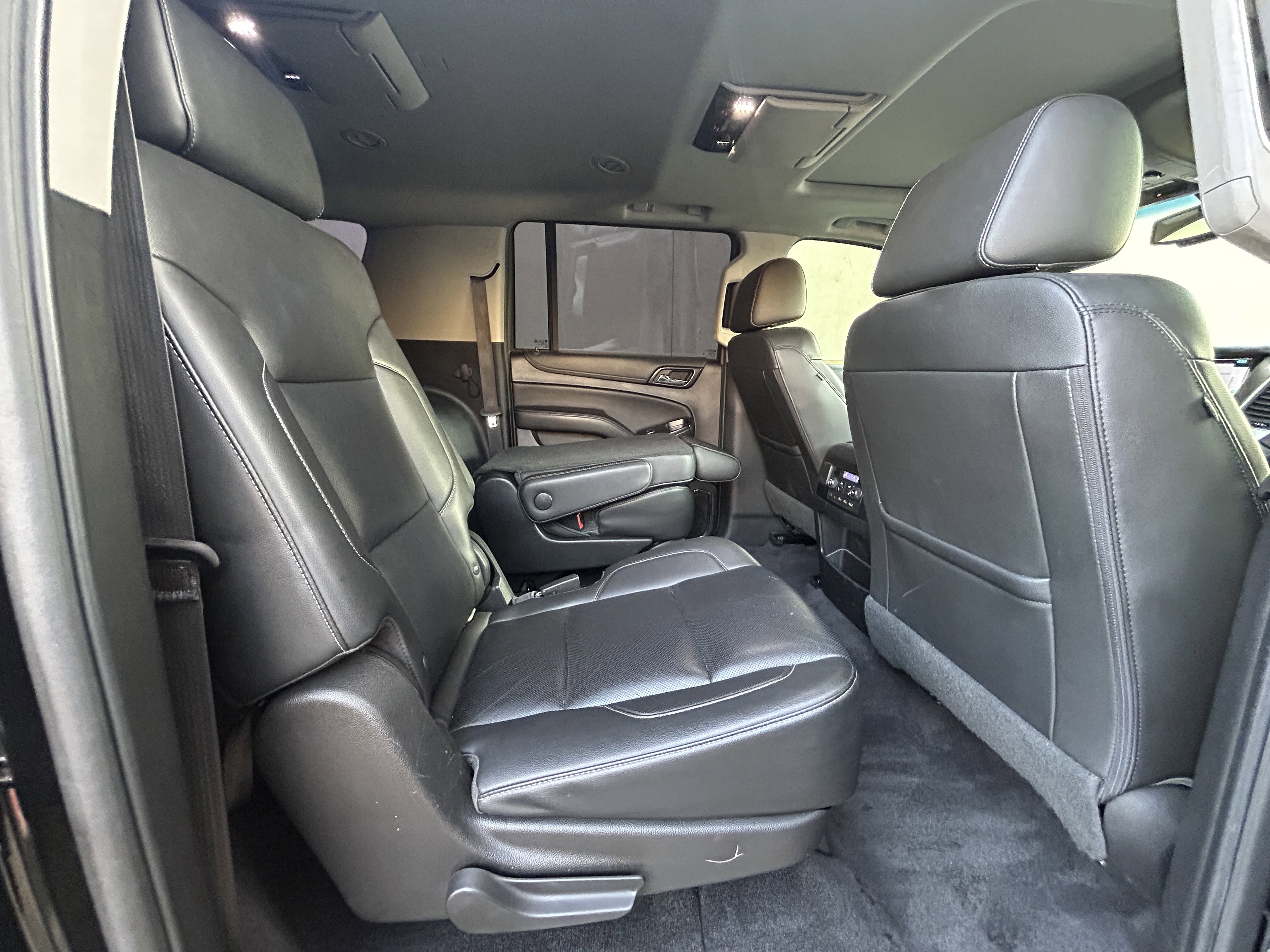 Used 2019 Chevrolet Suburban Premier image 31