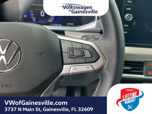 Used 2025 Volkswagen Taos SE FWD image 22
