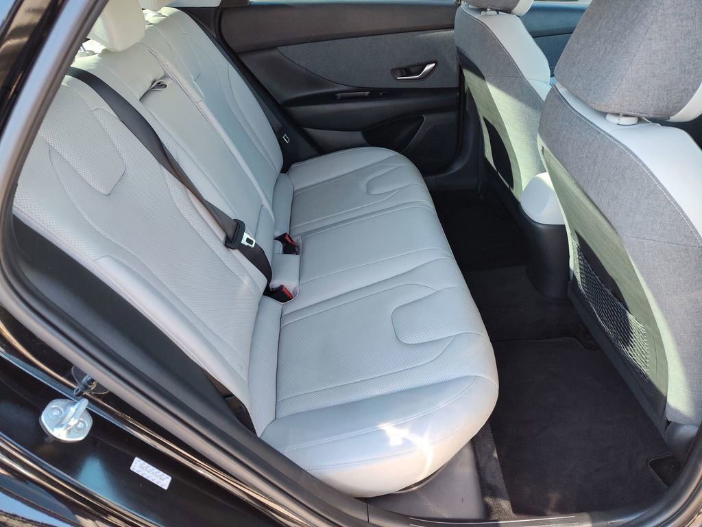 Used 2023 Hyundai Elantra Limited w/ Cargo Package image 25