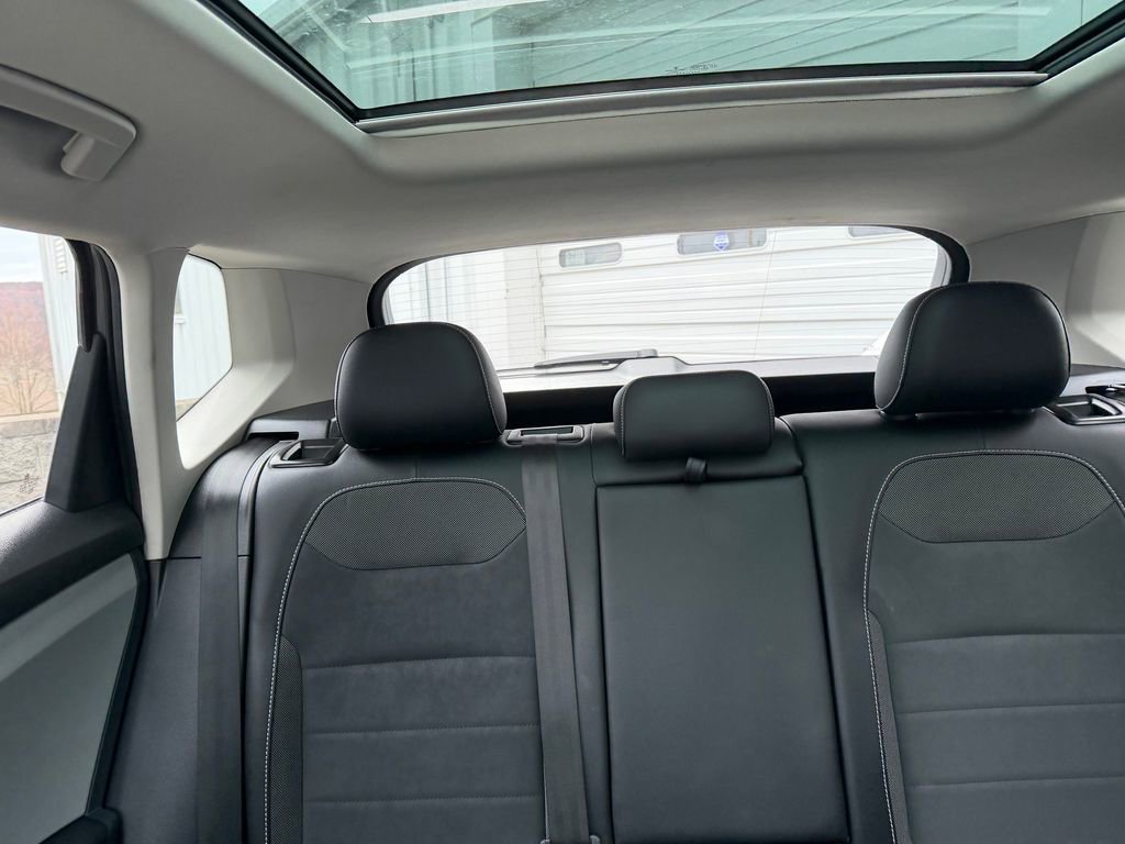 Used 2023 Volkswagen Taos SE w/ Panoramic Sunroof Package image 20