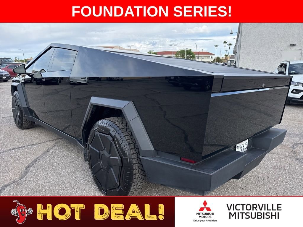 Used 2024 Tesla Cybertruck AWD Crew Cab image 6