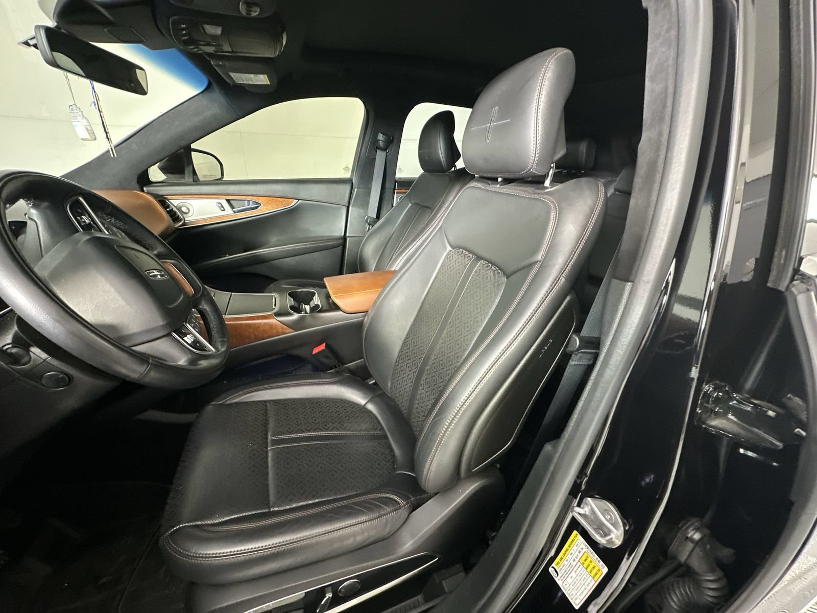 Used 2019 Lincoln Nautilus Black Label AWD/4WD image 11