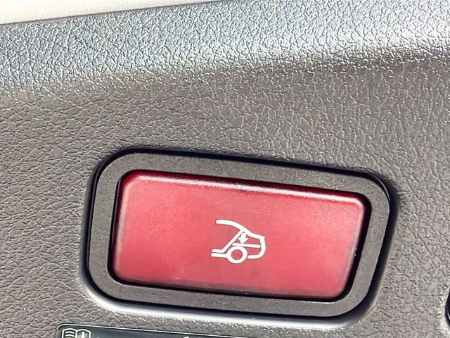 Used 2024 Mercedes-Benz CLE 450 4MATIC Cabriolet image 13