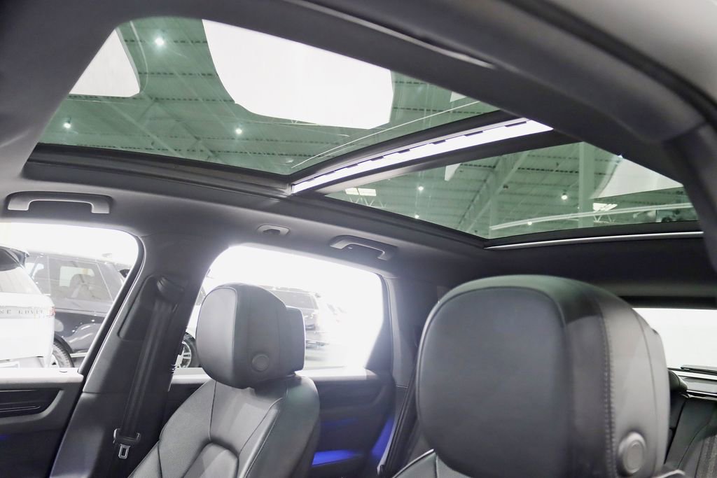Used 2023 Porsche Cayenne image 30