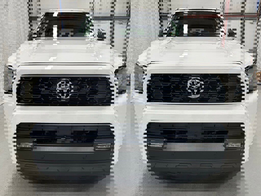 Used 2025 Toyota 4Runner TRD Off-Road image 2