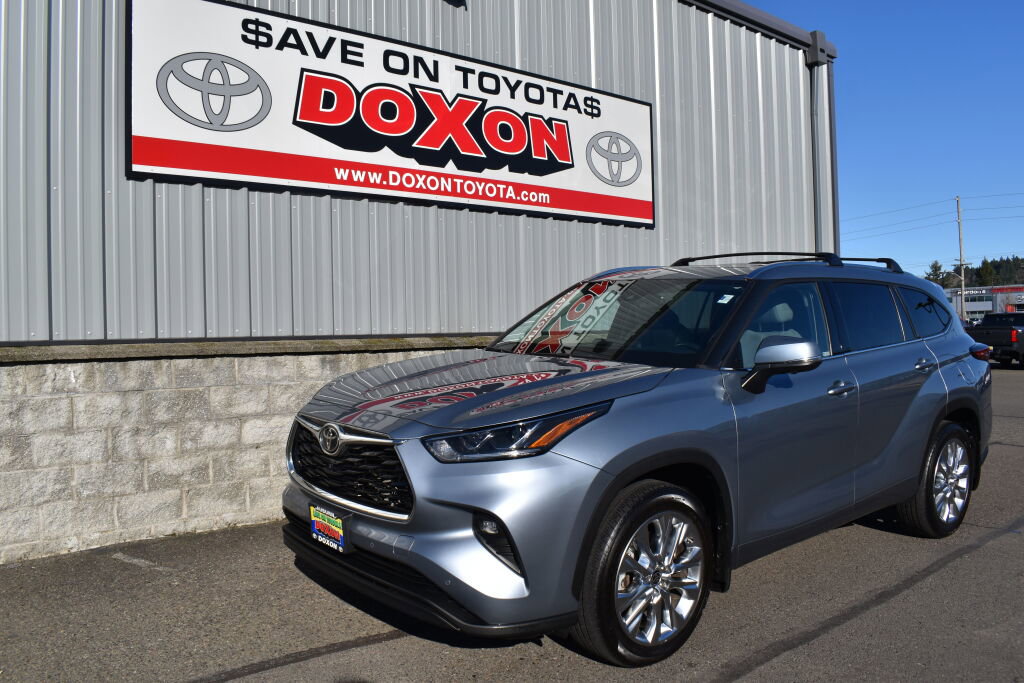 Used 2023 Toyota Highlander Limited image 1