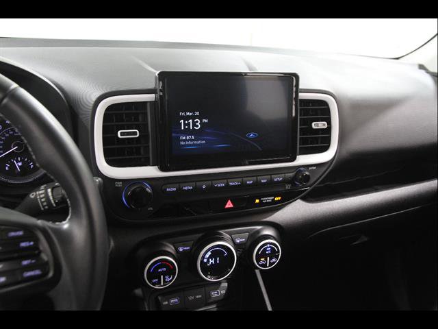 Certified 2022 Hyundai Venue Limited image 10
