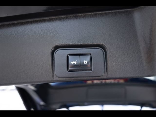 Used 2023 Nissan Rogue SL w/ SL Premium Package AWD/4WD image 18