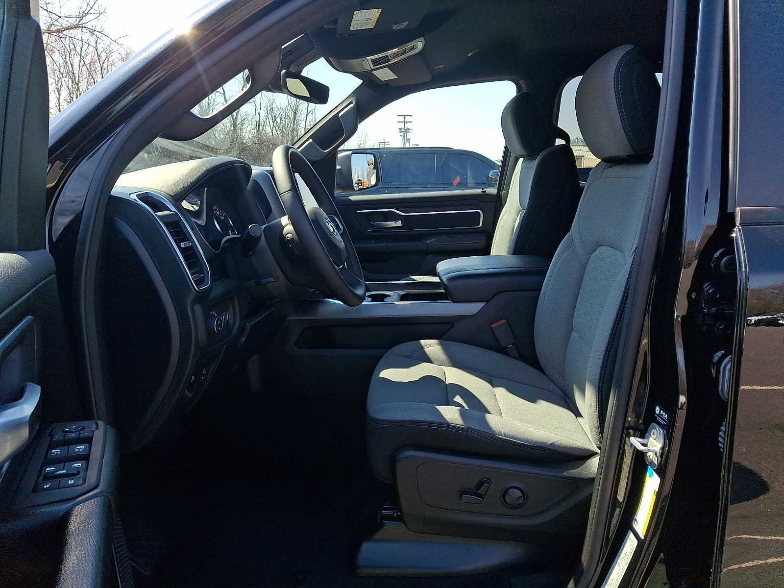 Used 2025 RAM 1500 Big Horn AWD/4WD image 14