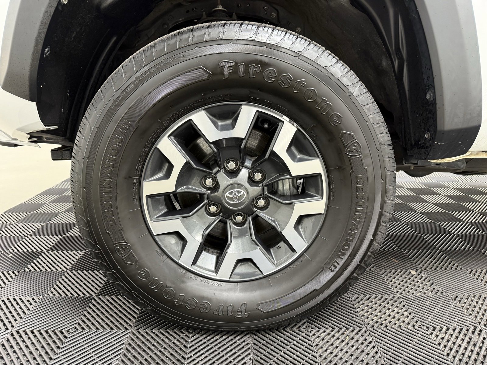 Used 2022 Toyota Tacoma TRD Off-Road image 8