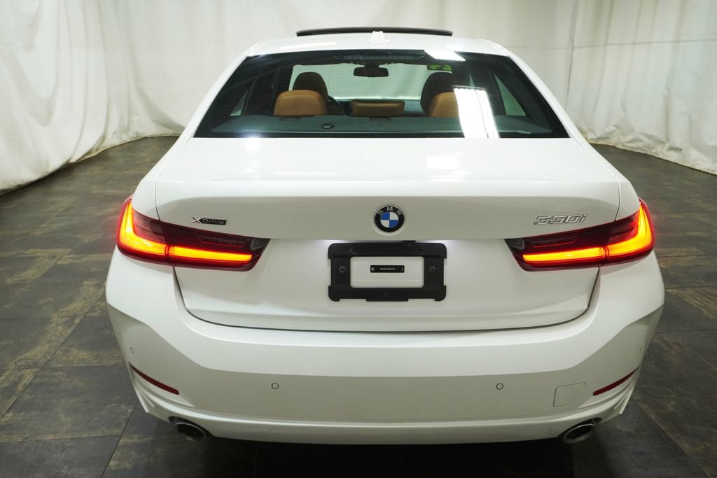 Used 2024 BMW 330i xDrive Sedan w/ Convenience Package AWD/4WD image 4