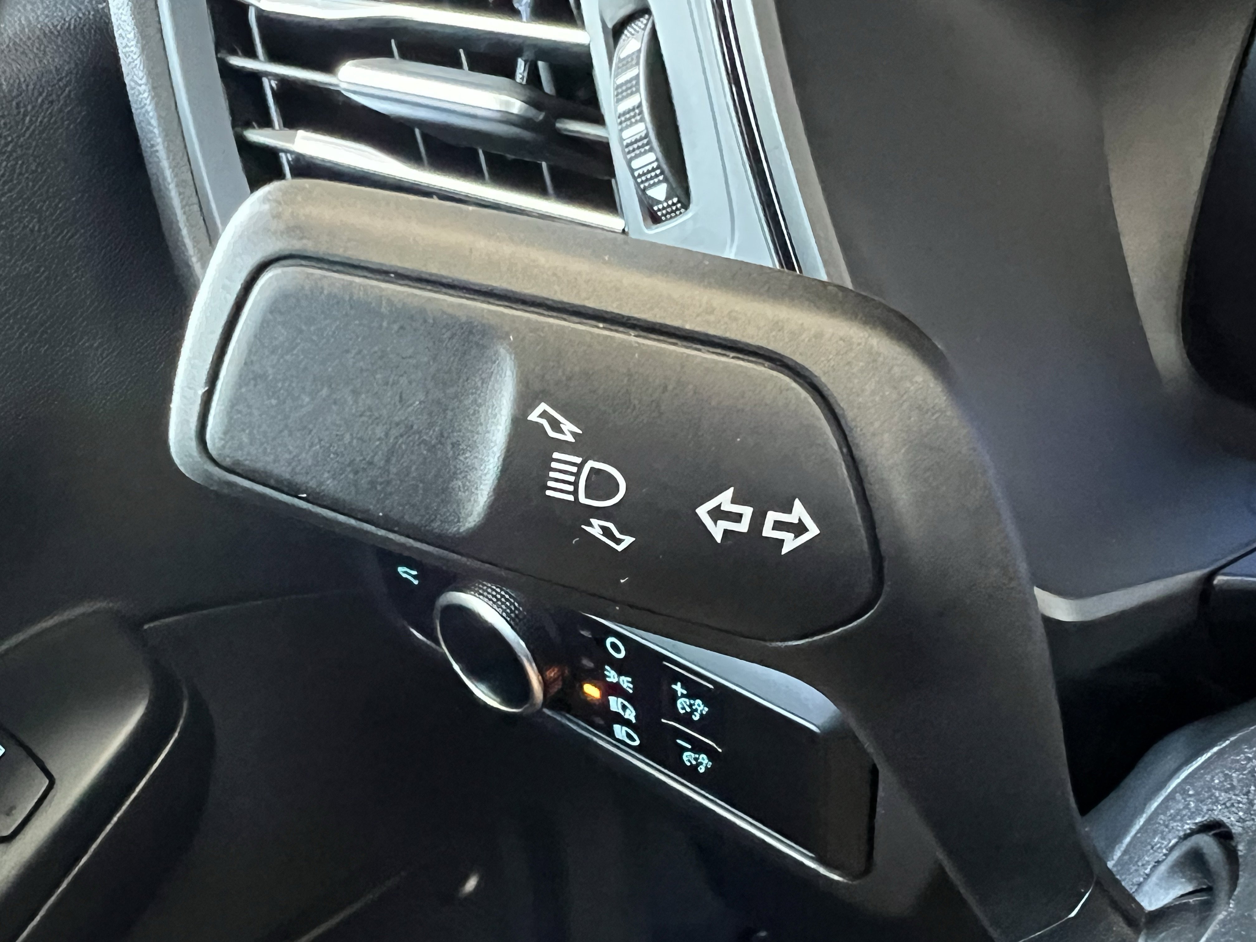 Used 2024 Ford Escape ST-Line w/ Tech Pack #1 AWD/4WD image 30