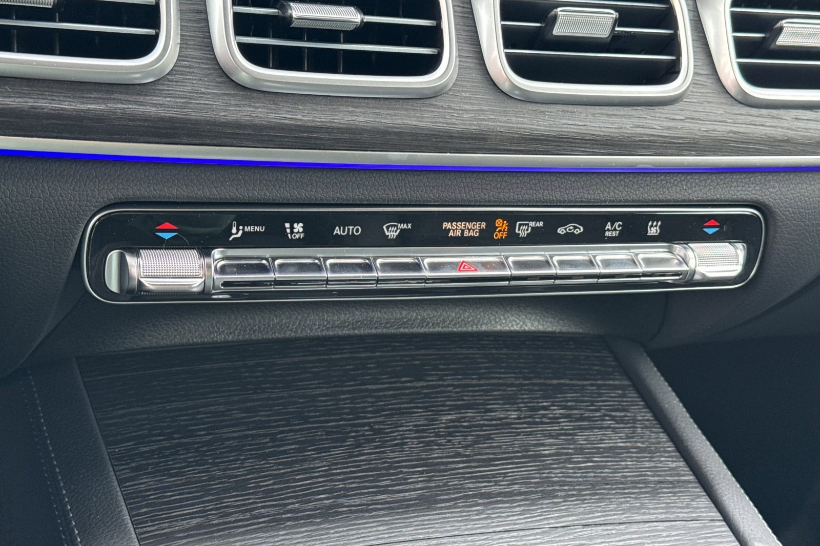 New 2026 Mercedes-Benz GLE 450e 4MATIC image 18