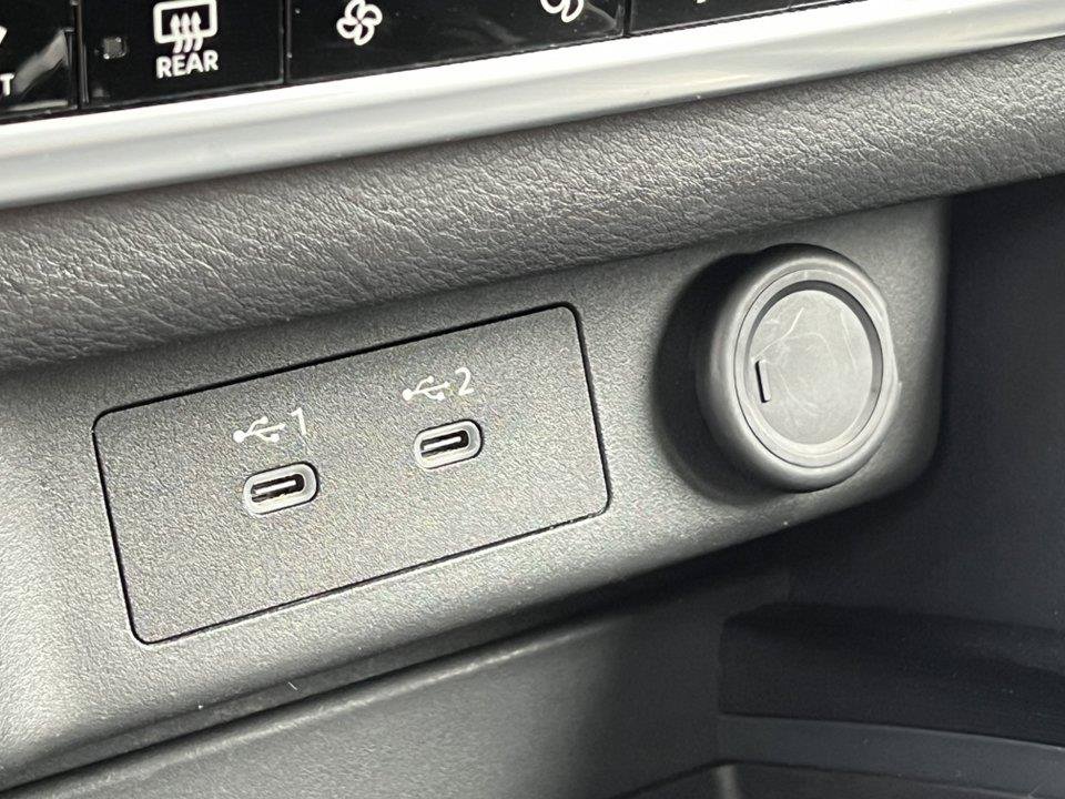 Used 2025 Nissan Rogue SV AWD/4WD image 24
