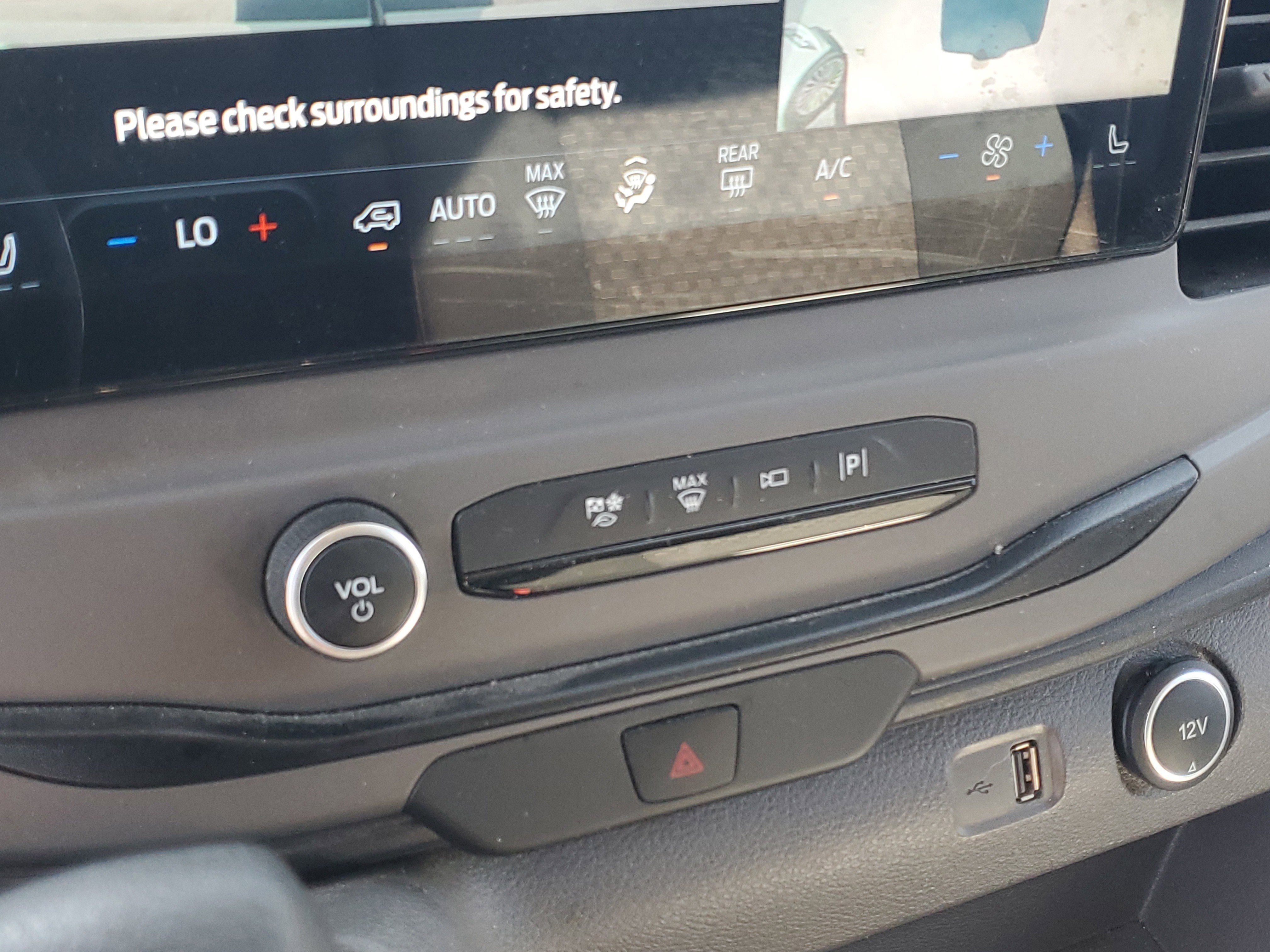 Used 2022 Ford Transit 350 XLT image 25