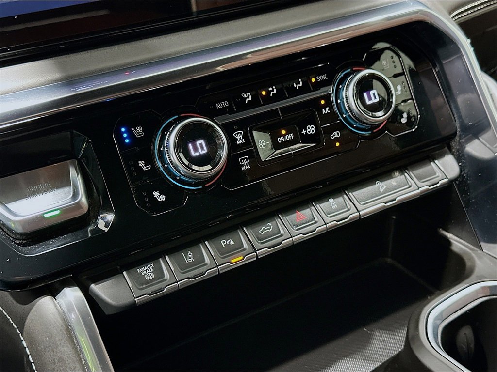 Used 2024 GMC Sierra 2500 Denali Ultimate w/ Max Trailering Package image 16