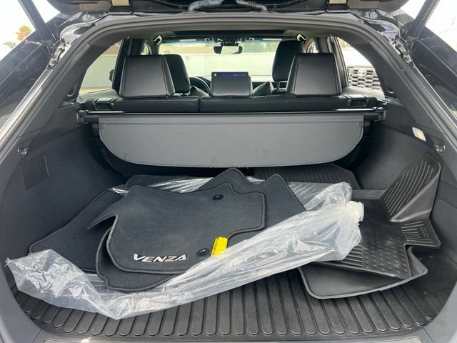Used 2023 Toyota Venza Nightshade AWD/4WD image 38