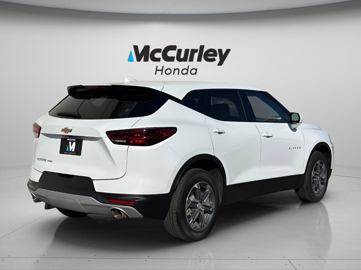 Used 2025 Chevrolet Blazer LT AWD/4WD image 3