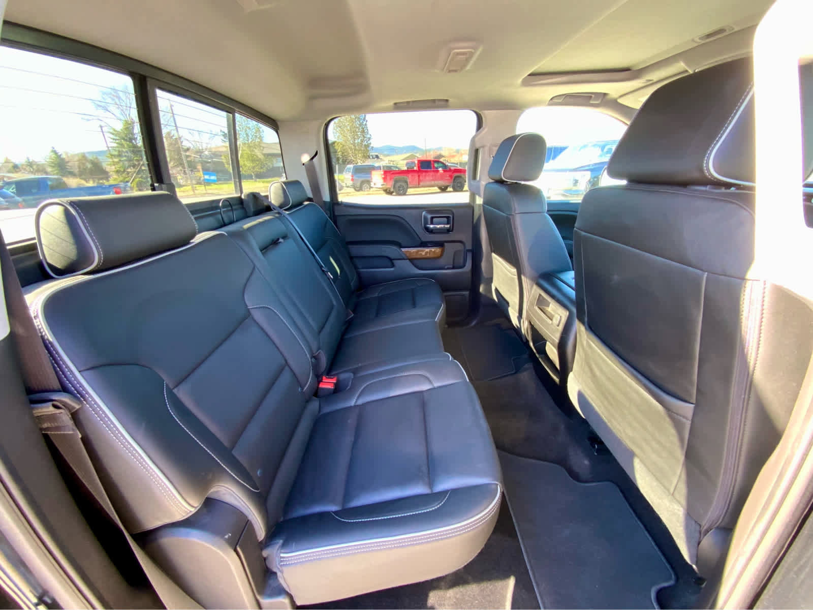 Used 2018 Chevrolet Silverado 1500 High Country AWD/4WD image 23