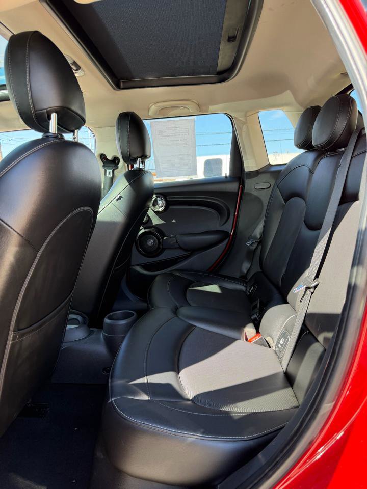 Used 2016 MINI Cooper 4-Door Hardtop image 22