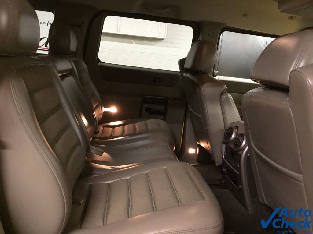 Used 2003 HUMMER H2 w/ Preferred Equipment Group image 36