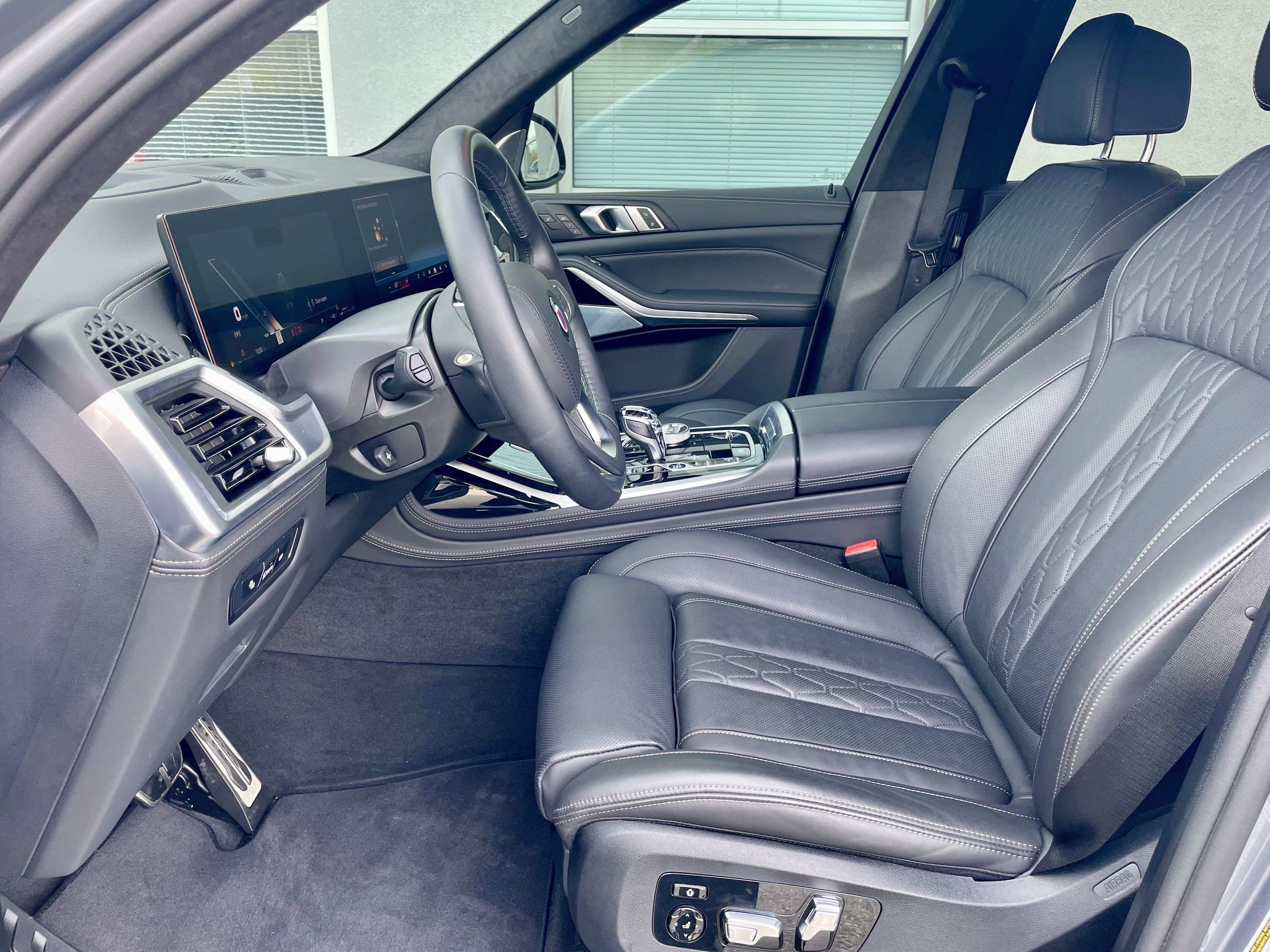 Used 2025 BMW ALPINA XB7 image 14