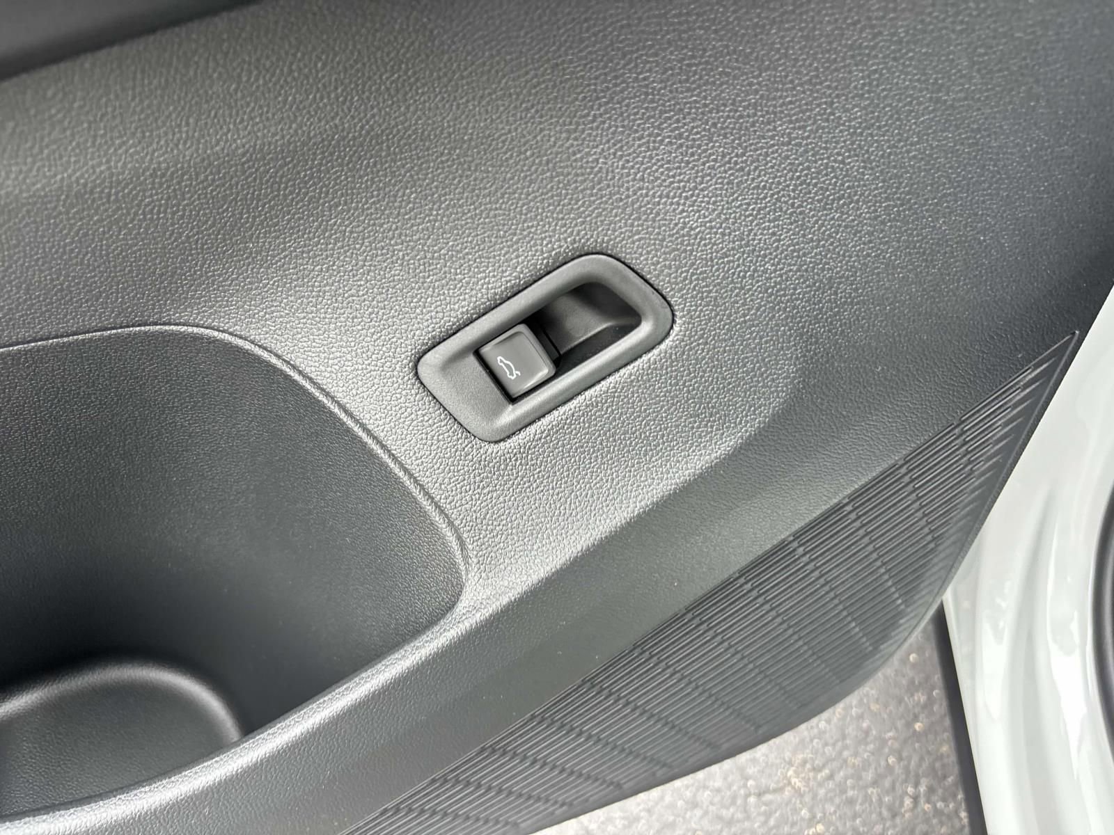 New 2026 Volkswagen Atlas SE image 14