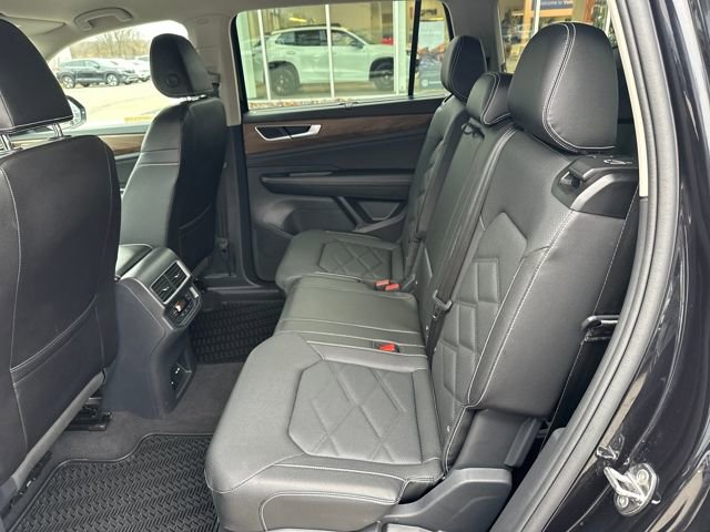 Certified 2025 Volkswagen Atlas SE image 31