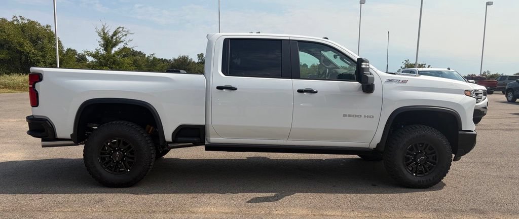 New 2026 Chevrolet Silverado 2500 ZR2 AWD/4WD image 6