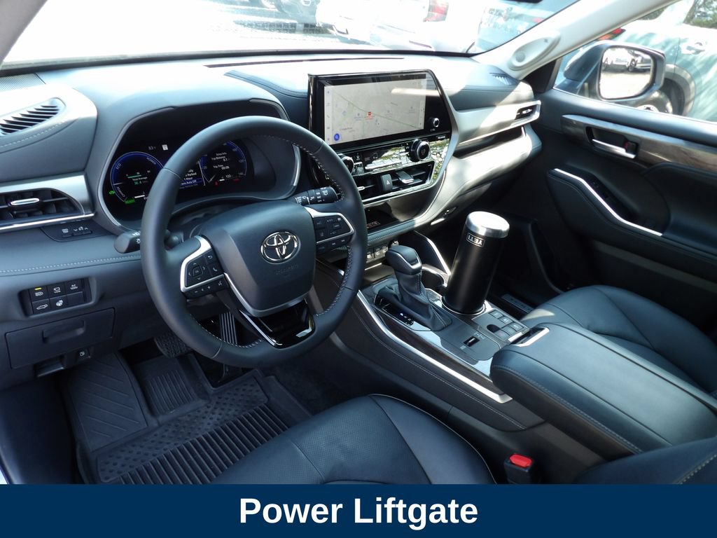 Used 2025 Toyota Highlander Limited AWD/4WD image 10