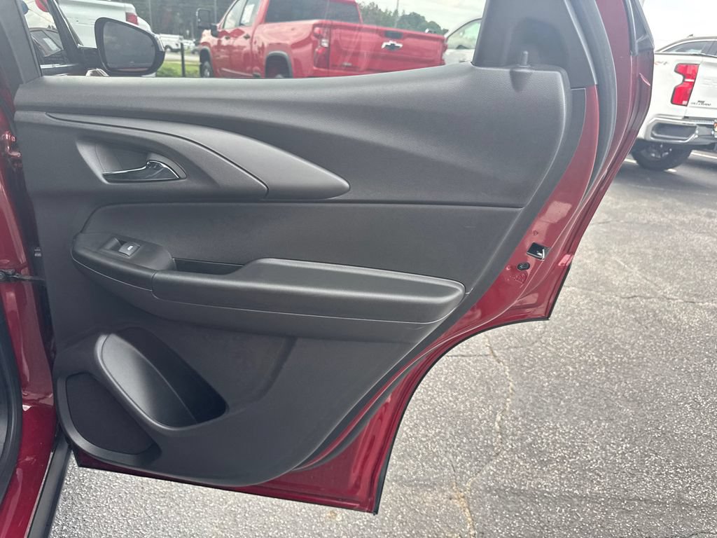 Used 2024 Chevrolet TrailBlazer RS w/ Convenience Package FWD image 17