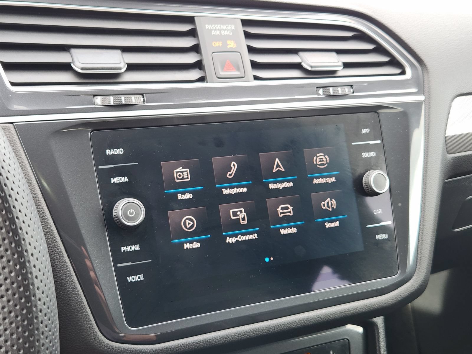 Used 2024 Volkswagen Tiguan SE R-Line AWD/4WD image 26
