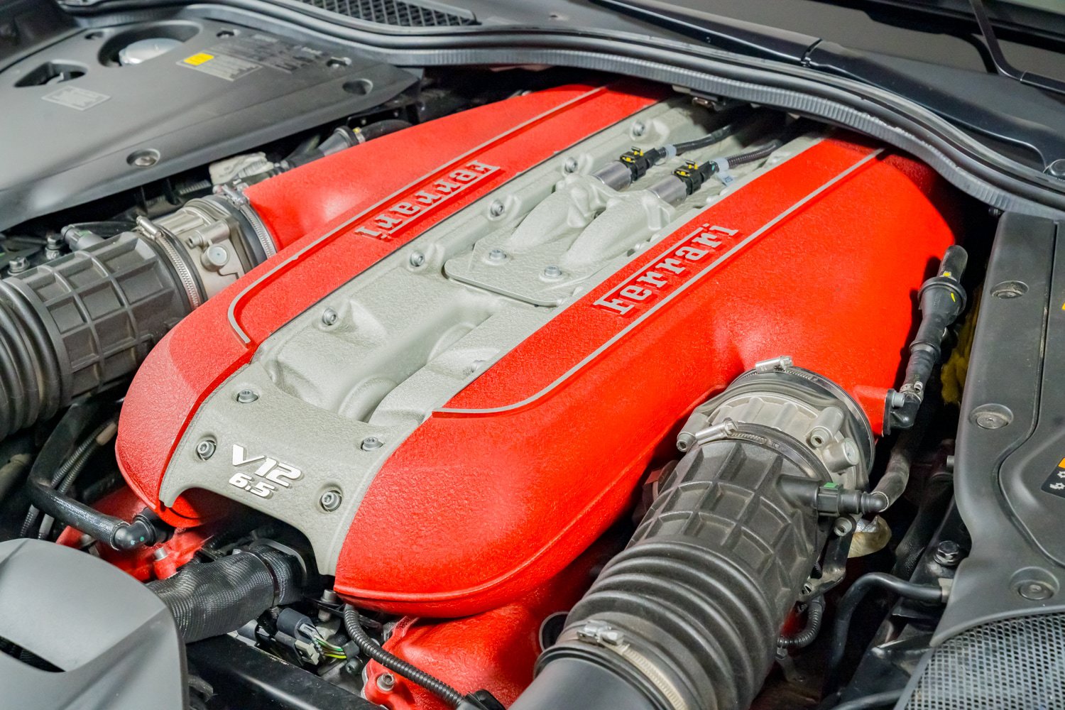 Used 2018 Ferrari 812 Superfast RWD image 38