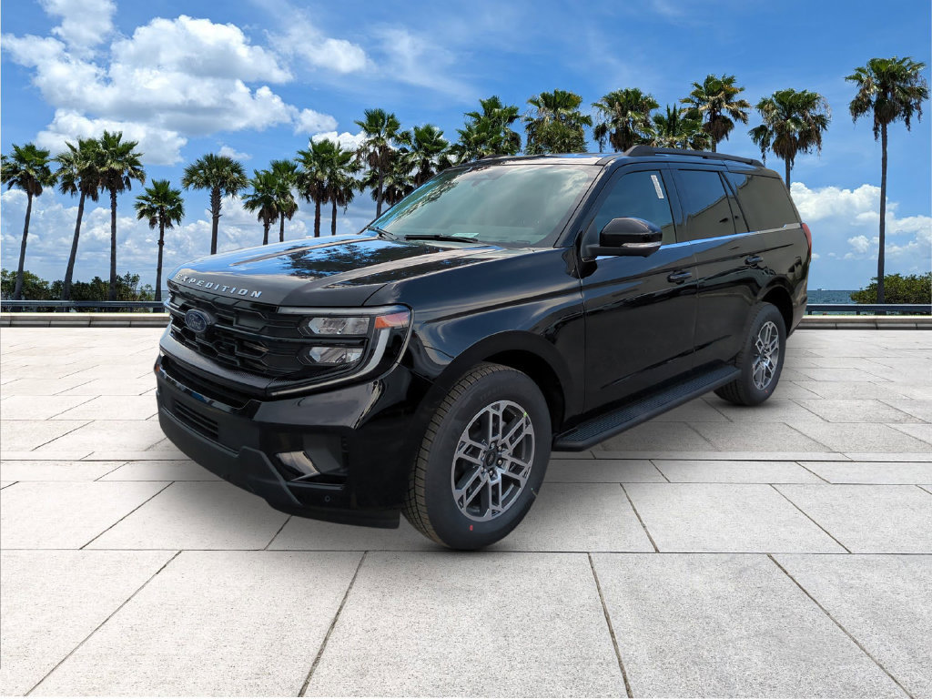 New 2026 Ford Expedition Active RWD image 3