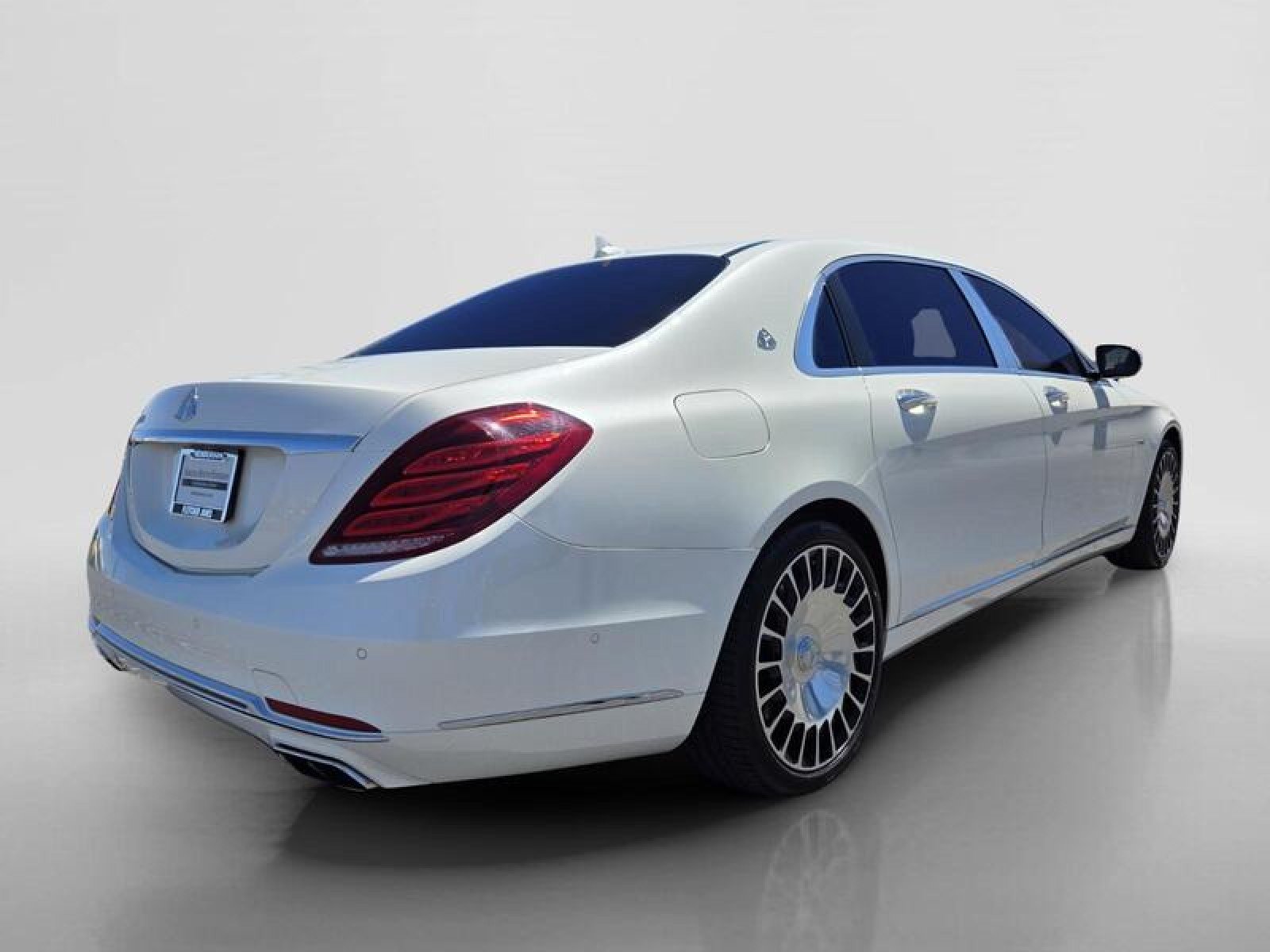 Used 2016 Mercedes-Benz Maybach S 600 image 5
