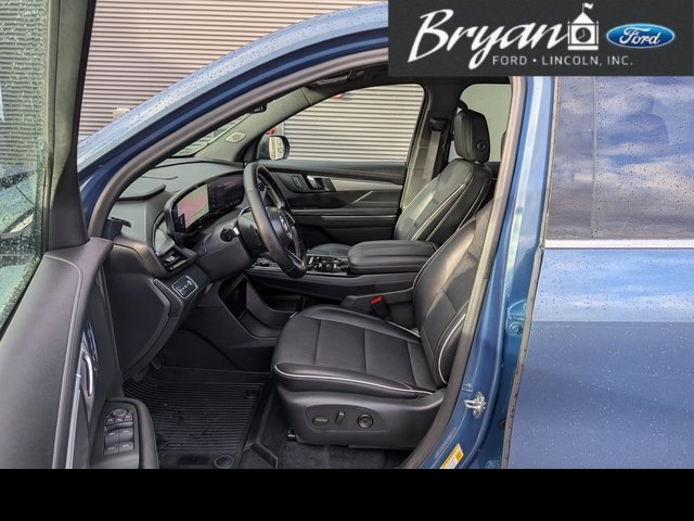 Used 2025 Buick Enclave Preferred w/ Power Package image 16