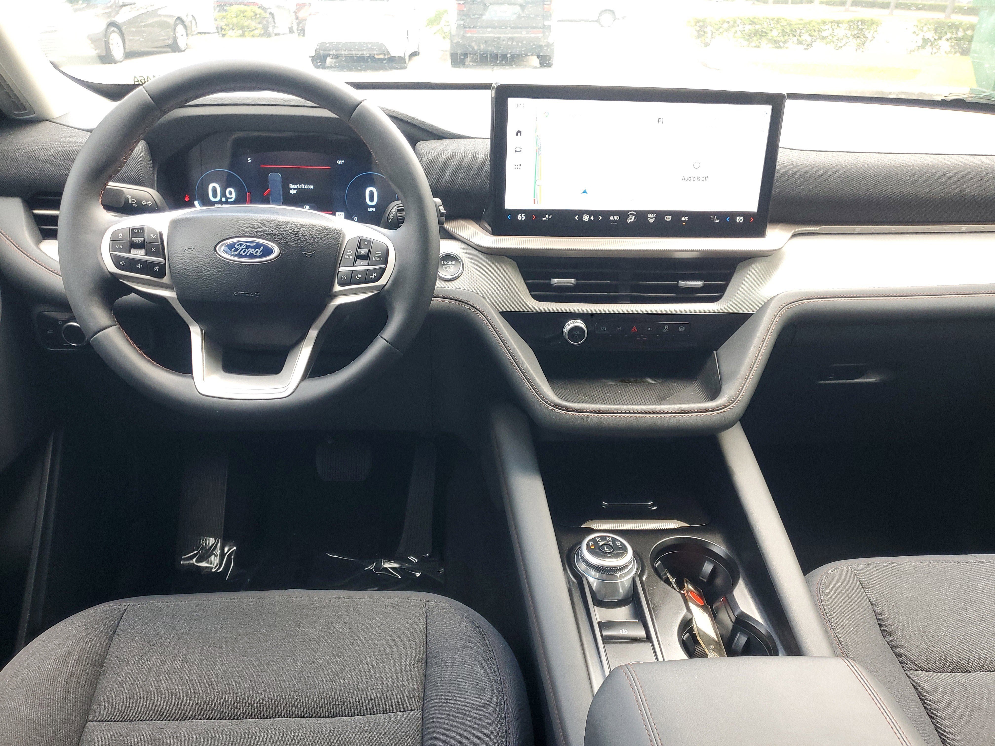 Used 2025 Ford Explorer Active RWD image 11