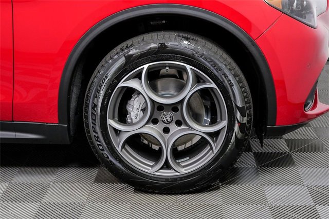 New 2025 Alfa Romeo Stelvio Sprint image 4