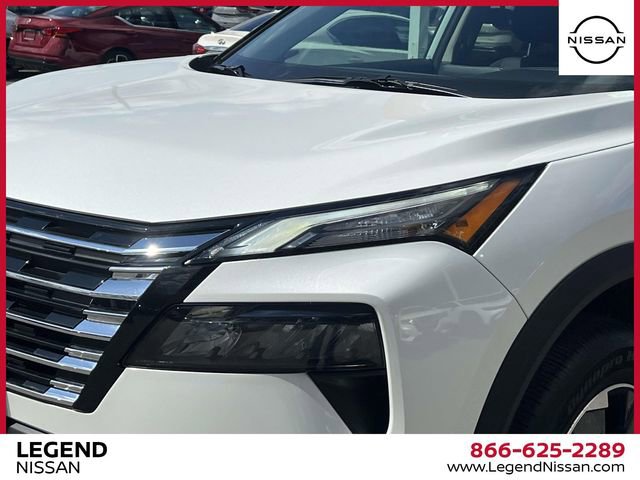 Used 2025 Nissan Rogue SV image 9