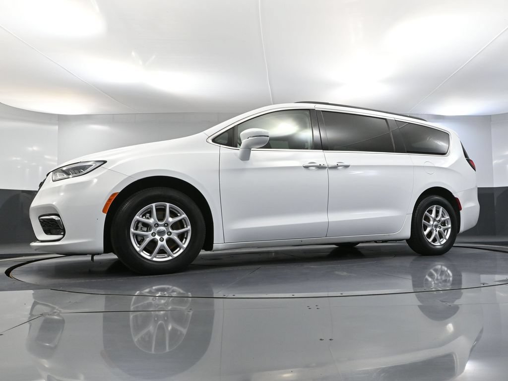 Used 2022 Chrysler Pacifica Touring-L FWD image 54