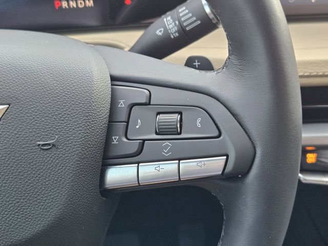 Used 2024 Cadillac XT4 Luxury w/ Cold Weather Package FWD image 31