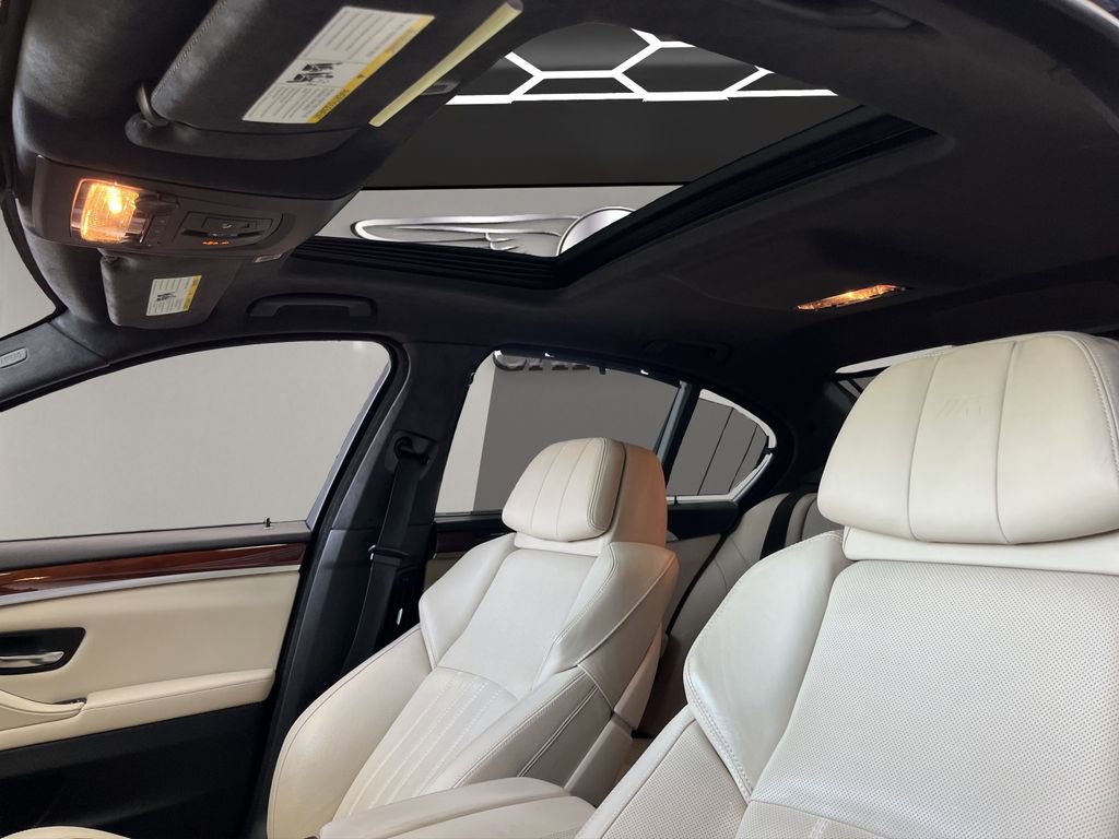 Used 2015 BMW M5 w/ Competition Package image 21