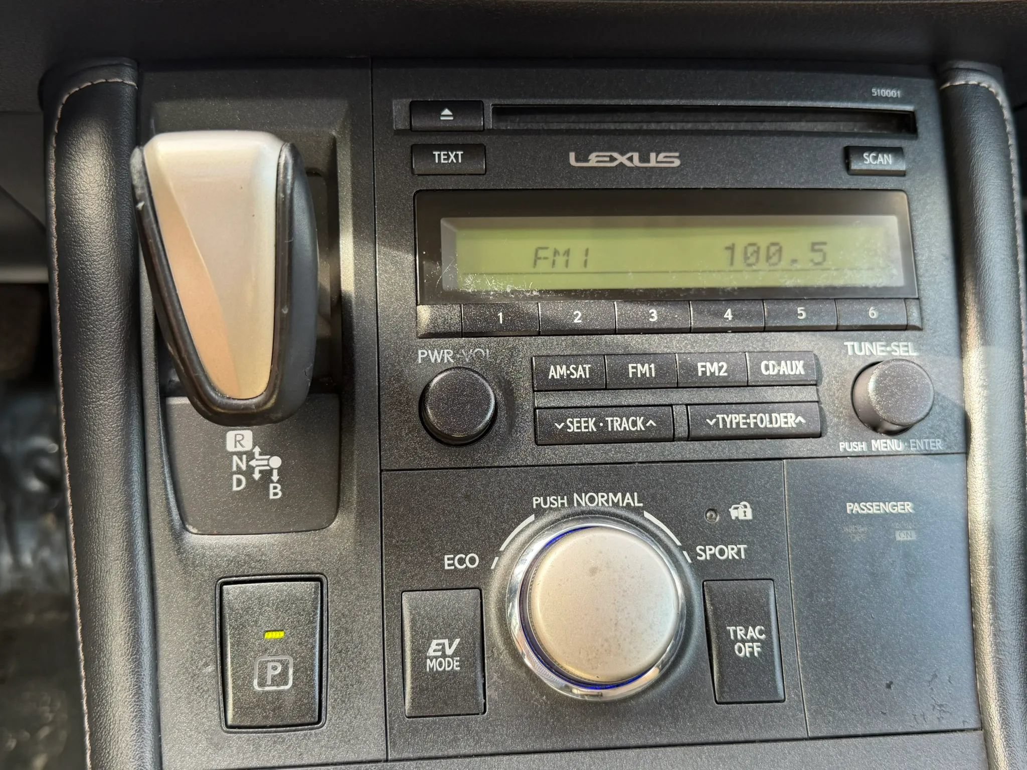 Used 2015 Lexus CT 200h FWD image 23