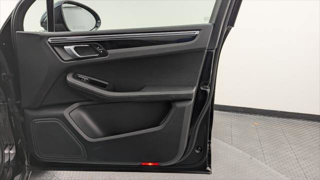 Used 2018 Porsche Macan Sport Edition image 23