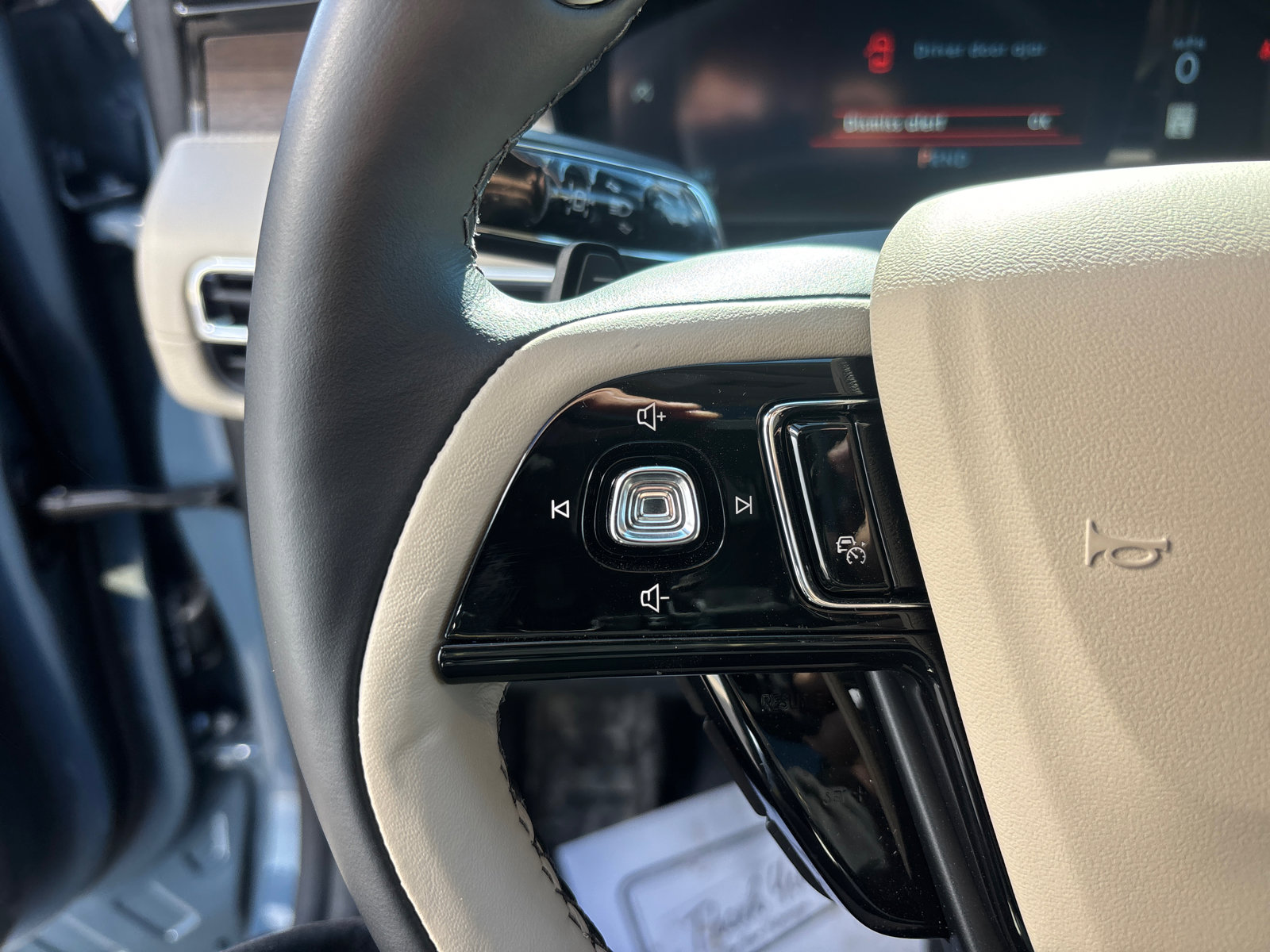 New 2026 Lincoln Corsair Reserve image 17