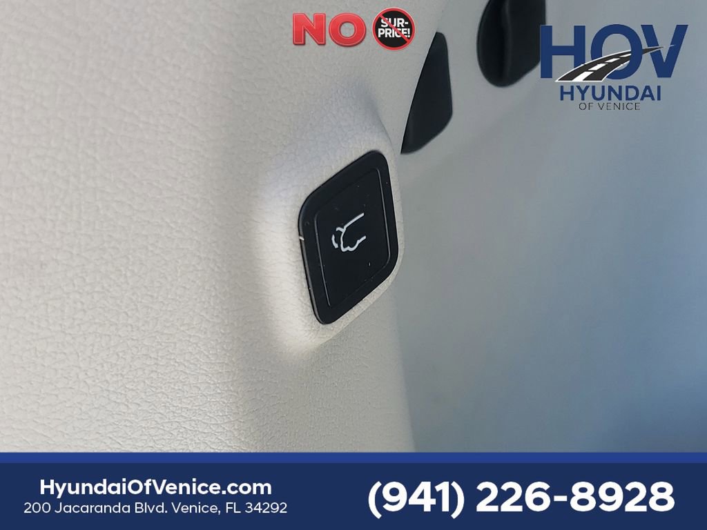Used 2019 Jeep Cherokee Limited FWD image 12
