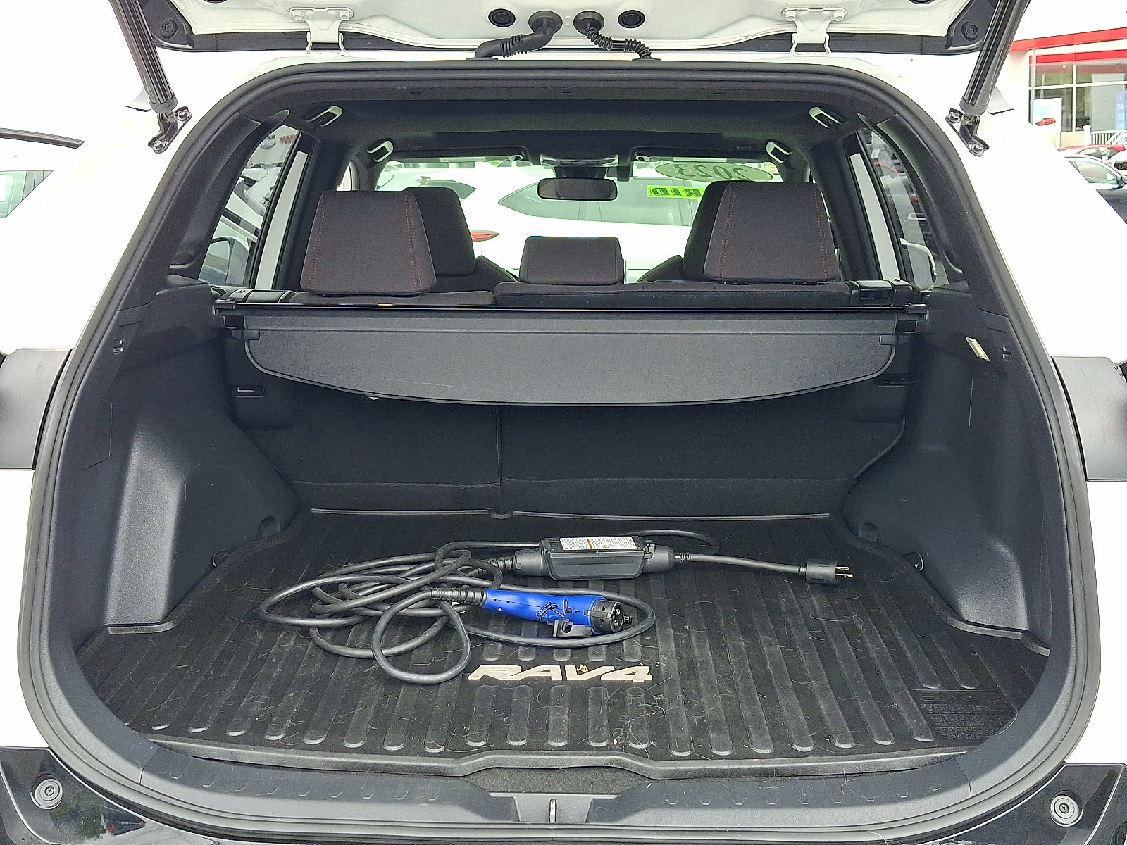 Used 2023 Toyota RAV4 SE w/ Weather & Moonroof Package AWD/4WD image 31