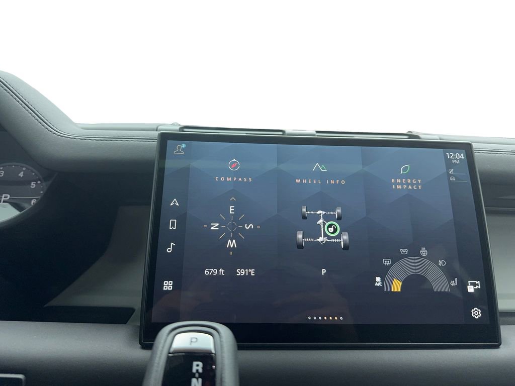 Used 2025 Land Rover Defender 110 S image 24