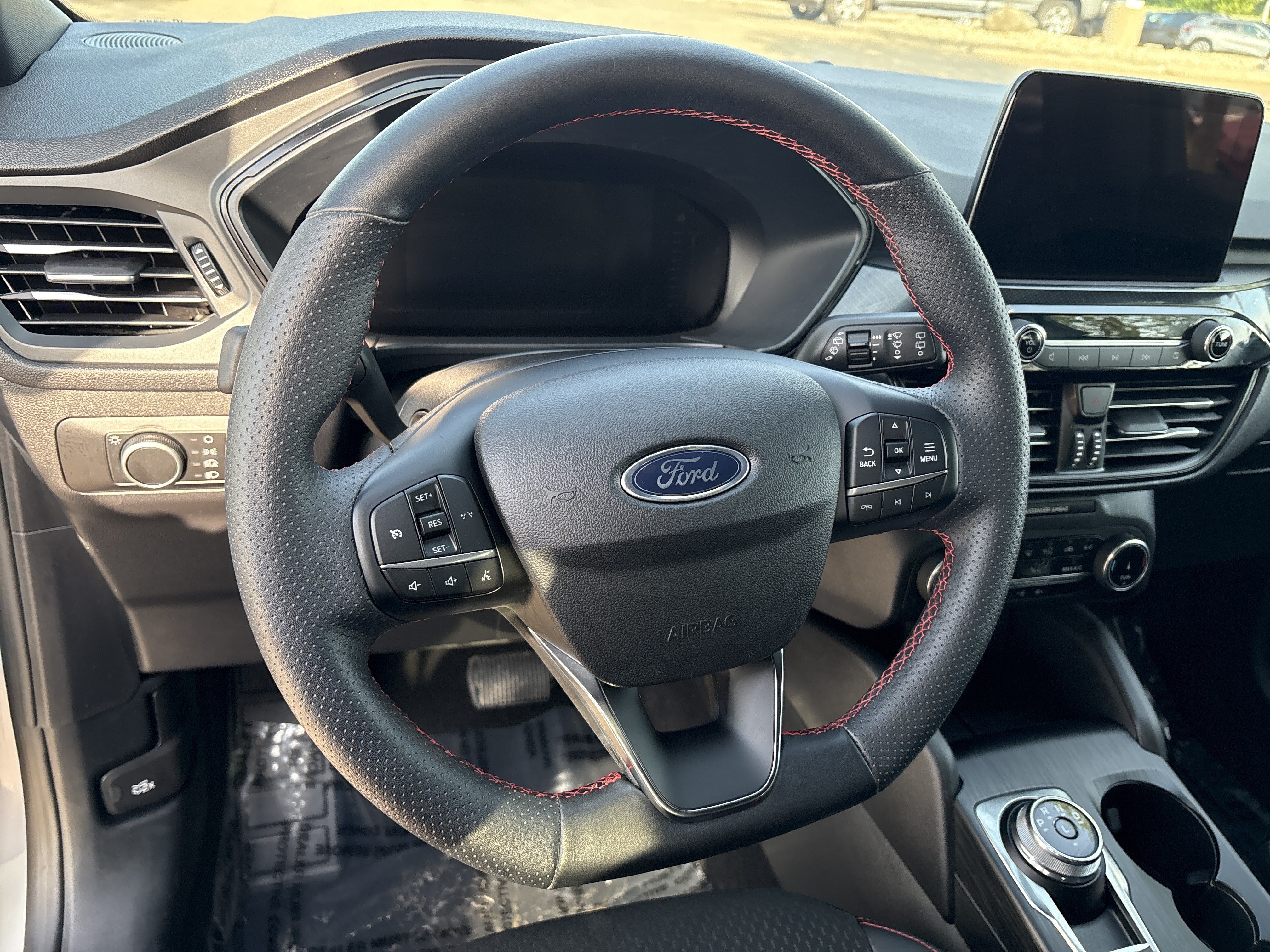 Used 2025 Ford Escape ST-Line AWD/4WD image 17